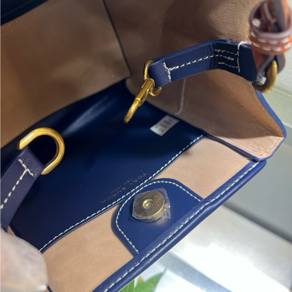 Tory Burch Navy and Beige Crossbody Bag - Picture 4 of 6